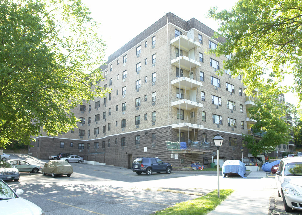 Tompkins Manor in White Plains, NY - Foto de edificio