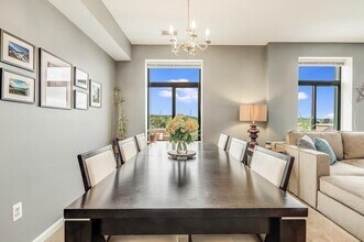 315 Rantoul St, Unit 404 in Beverly, MA - Foto de edificio - Building Photo