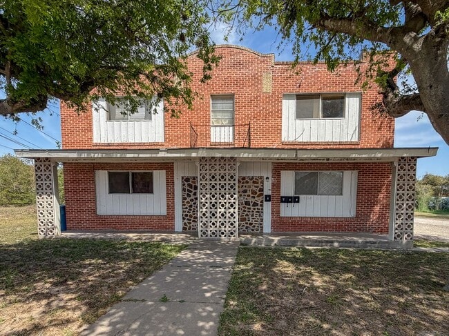 property at 704 N Washington St