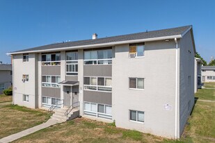 481 Clinton St in Buffalo, NY - Building Photo