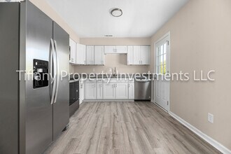 3350 Misty Wood Dr in Charlotte, NC - Building Photo - Building Photo