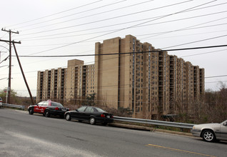 The Brittany in Arlington, VA - Building Photo - Building Photo