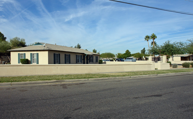 6842 N 61st Ave in Glendale, AZ - Building Photo - Building Photo