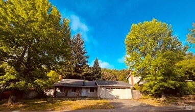 31 Mt Tallac Ct in San Rafael, CA - Foto de edificio - Building Photo