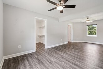 1462 Virginia Ave in Severn, MD - Foto de edificio - Building Photo