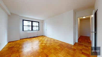 400 E 89th St-Unit -6L in New York, NY - Building Photo - Building Photo