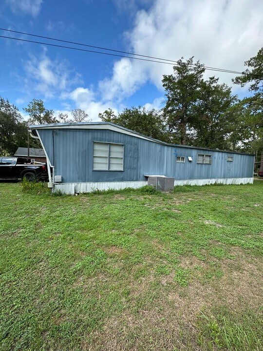 7663 Bentwillow Dr in Jacksonville, FL - Foto de edificio