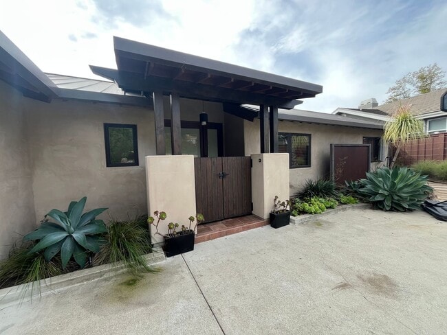 property at 221 Twin Ridge Dr