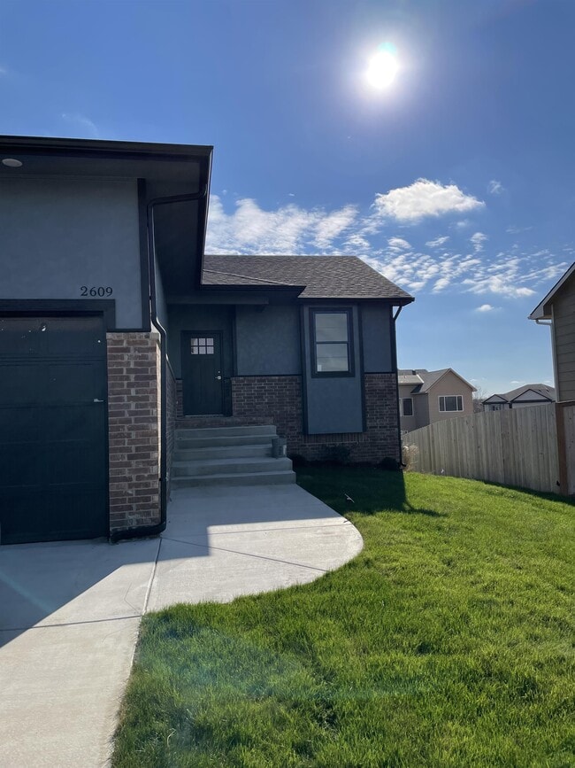 property at 2609 E Thunder St