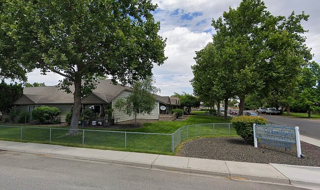 property at 661 S Burke Ave