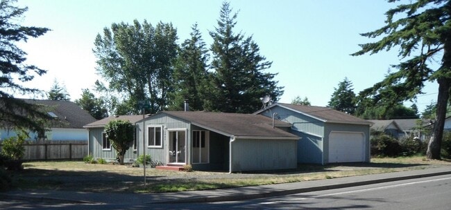 property at 1941 28th Pl
