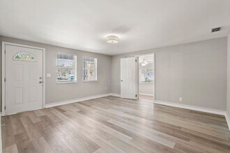 2803 Parr Ct E in Jacksonville, FL - Building Photo - Building Photo