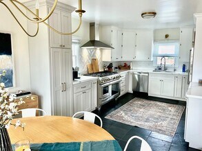 1011 Owosso Ave in Hermosa Beach, CA - Building Photo - Building Photo