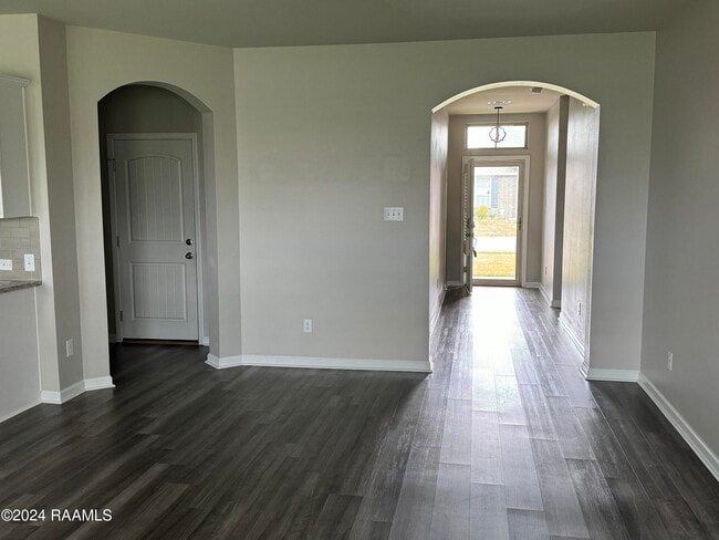 104 Garden Oaks Ave in Youngsville, LA - Foto de edificio - Building Photo