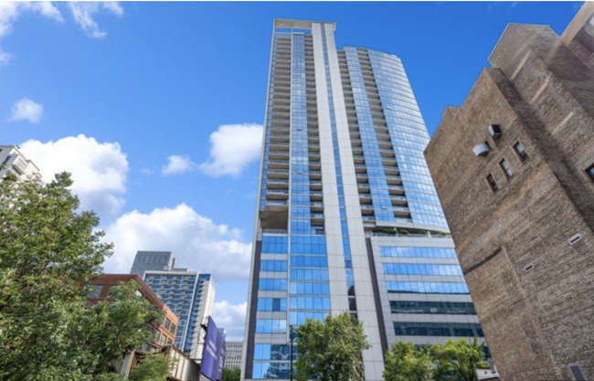 303 W Ohio St, Unit Silver Tower