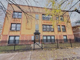 4204 N Melvina Ave, Unit 2 in Chicago, IL - Building Photo
