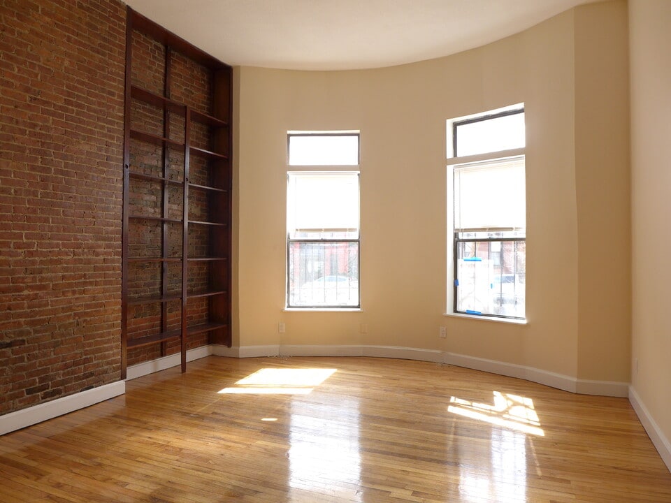 684 Massachusetts Ave, Unit 1 in Boston, MA - Building Photo