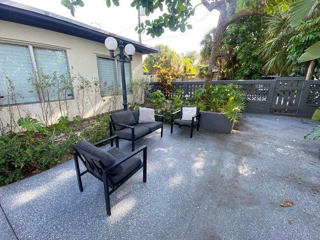 property at 131 S Federal Hwy