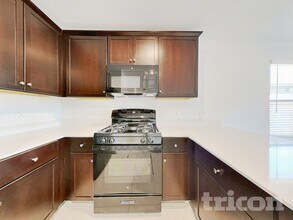 2506 Perennial St in Ennis, TX - Foto de edificio - Building Photo