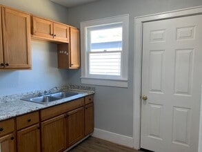 408 N Jones St in Baytown, TX - Building Photo - Building Photo