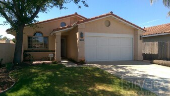 553 Santa Cruz Ct in Santa Maria, CA - Building Photo
