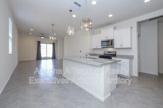4882 E Greenway Wash Dr in Tucson, AZ - Building Photo - Building Photo