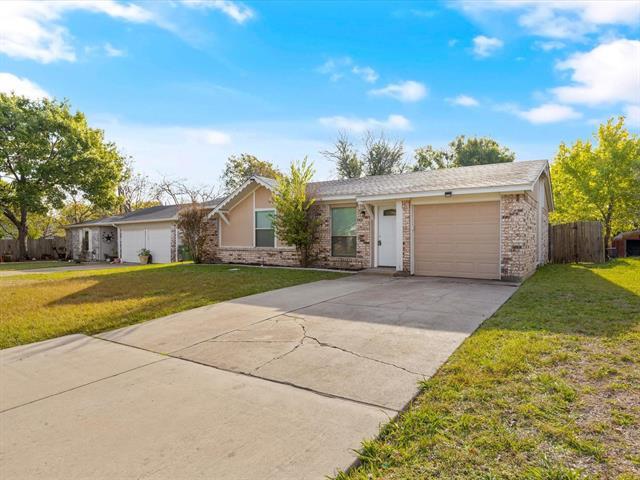 600 Sherman Dr in Mansfield, TX - Building Photo - Building Photo