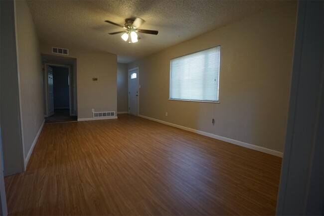 1050 E 90th Ave in Thornton, CO - Building Photo - Building Photo