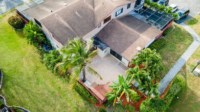 4245 Landar Dr in Greenacres, FL - Building Photo - Building Photo