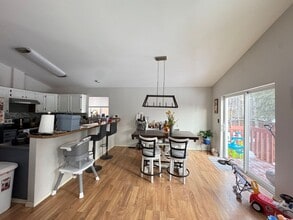 19448 Highland Ridge Dr in Anchorage, AK - Building Photo - Building Photo