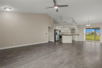 3919 SW 14th Pl in Cape Coral, FL - Building Photo - Building Photo