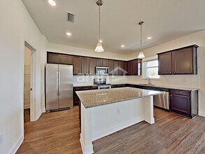 325 Pine Terrace Dr in Ruskin, FL - Building Photo - Building Photo