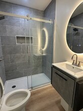 1126 Walker St in Jackson, MI - Building Photo - Building Photo