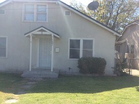 1601-1615 4th St in Bakersfield, CA - Building Photo