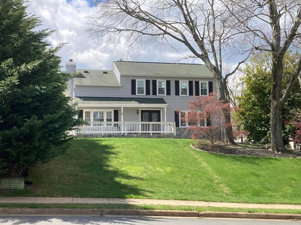 6511 Cape Ct in Falls Church, VA - Building Photo