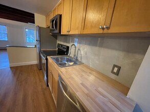 3 Boswell Ave, Unit 3 in Norwich, CT - Foto de edificio - Building Photo