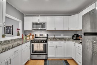 38 Juniper St, Unit 91 in Brookline, MA - Building Photo - Building Photo