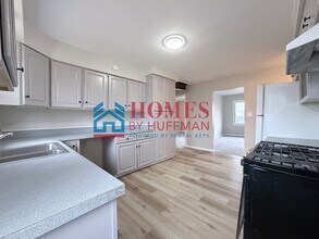 513 E Mulberry St in Evansville, IN - Building Photo - Building Photo