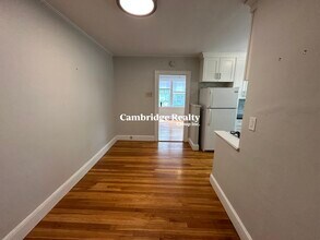 8 Ellery St in Cambridge, MA - Building Photo - Building Photo
