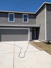 208 Dragonfly Park in Hutto, TX - Foto de edificio - Building Photo