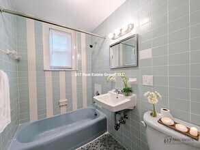 2018 Commonwealth Ave in Boston, MA - Building Photo - Building Photo