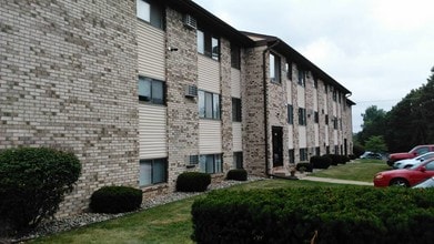 Andrea Hills Apartments in Lansing, MI - Foto de edificio - Building Photo