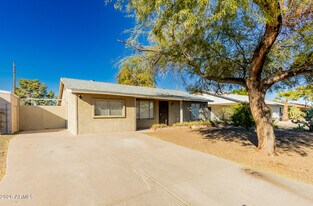 2126 W Hermosa Dr in Tempe, AZ - Building Photo