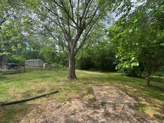 136 Crestview Dr in Brandenburg, KY - Building Photo - Building Photo