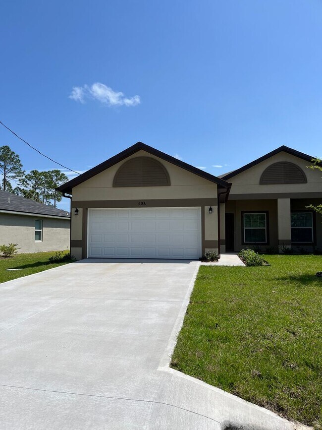 40 Pine Hill Ln in Palm Coast, FL - Building Photo - Building Photo