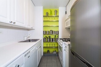 310 E 46th St in New York, NY - Building Photo - Building Photo