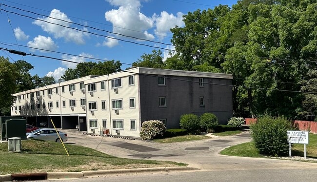 Spring Harbor Apartments