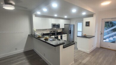 1100 Pine Dr in Pompano Beach, FL - Building Photo - Building Photo