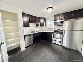 1080 S Eliot St in Denver, CO - Building Photo - Building Photo