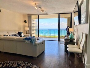 3200 S Ocean Blvd in Palm Beach, FL - Building Photo - Building Photo